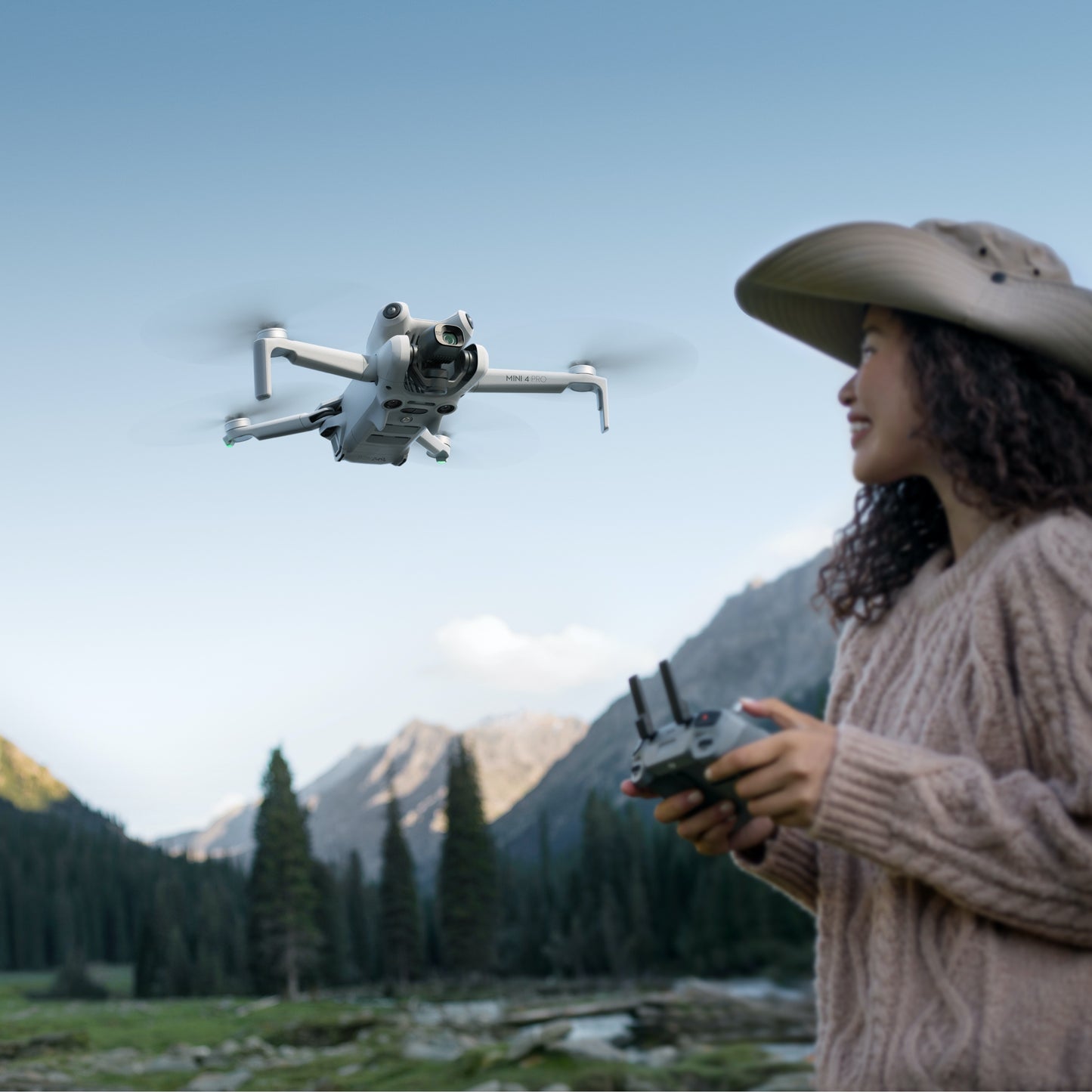 DJI Mini 4 Pro avec radiocommande DJI RC 2